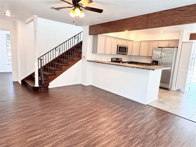 Photo - 921 Bradleys Bend