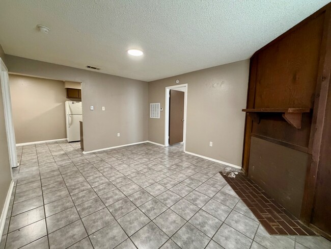 Photo - 416 Marigny Cir