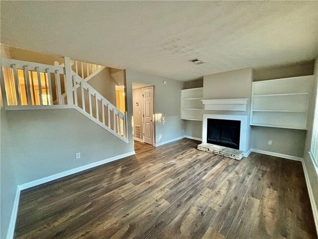 Photo - 97 Caboose Ct NW