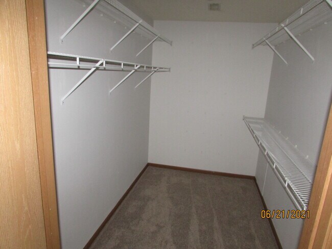 10 Woodridge Ct