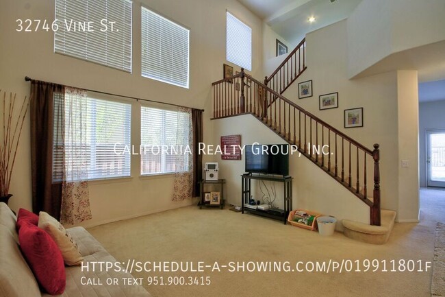 Photo - 32746 Vine St