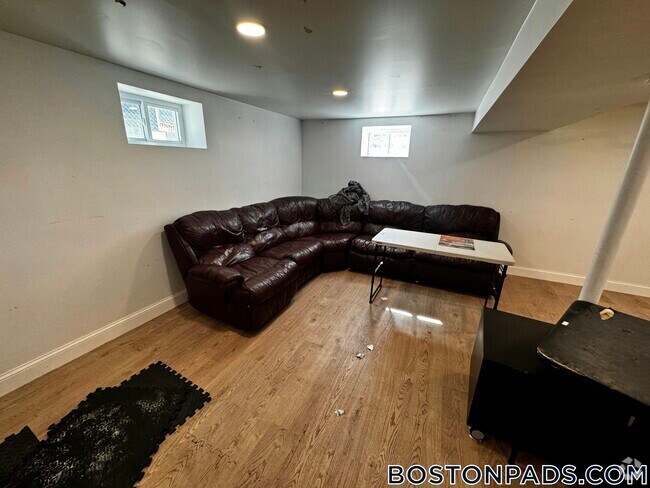 Building Photo - 12 Gene St Rental