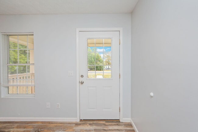 Photo - 456 Kings Lake Blvd