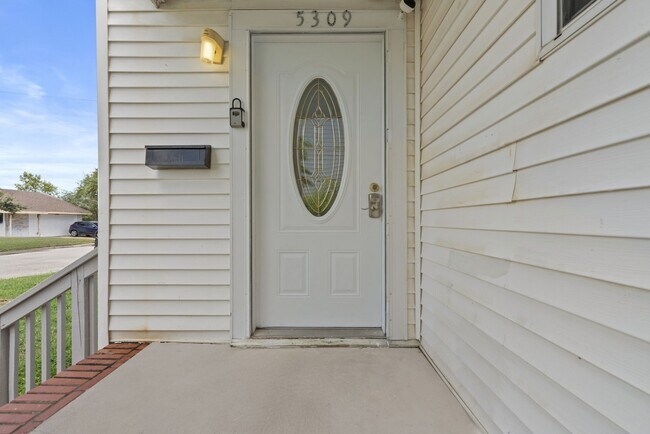 Photo - 5309 Perry Ave