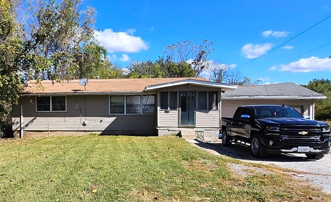 Building Photo - 1611 Mousette Ln