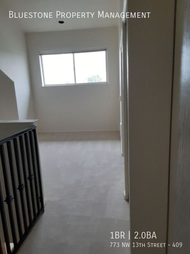 Photo - 1 Bedroom 2 Bath Two Level Loft! 1 Month F... Unit 409