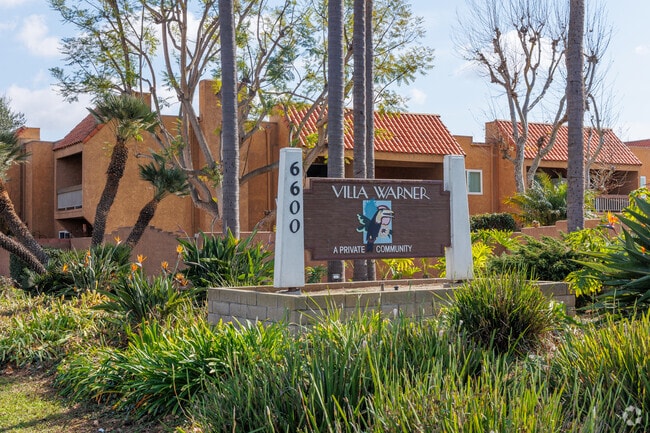 6600 Warner Ave - Villa Warner Condominiums