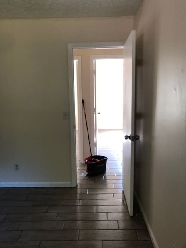 Photo - 252 Stonebridge Dr