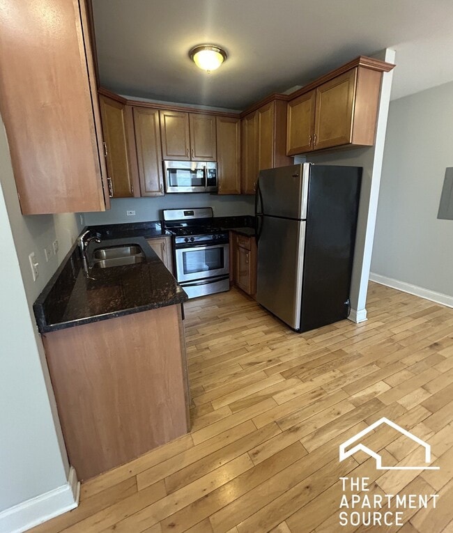 Photo - 4542 W George St Unit 2