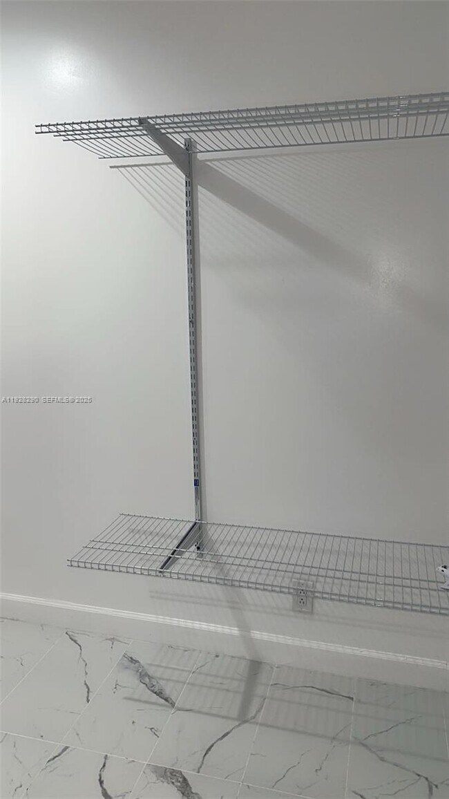 Photo - 2140 N 62nd Ave Unidad 0