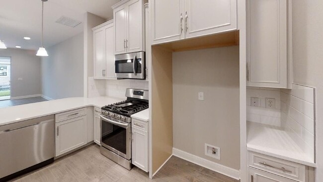 Photo - 3 bedroom Loren Cove Unit with Access to Addison Village Amenities!!