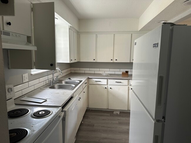 Photo - 116 N Chestnut St