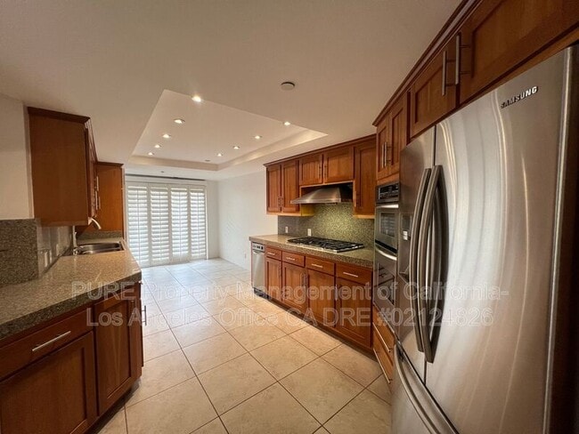 Building Photo - 512 Esplanade Rental