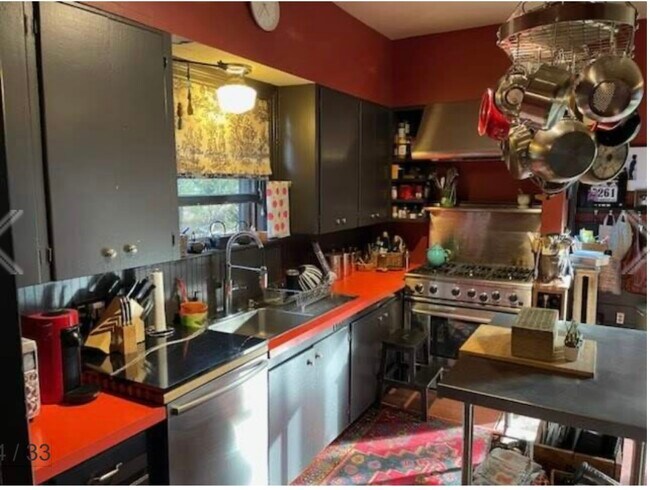 Kitchen - 35 Larch St