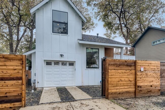 Photo - 904 E 2nd St