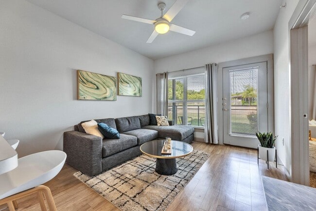 Photo - 1801 Warner Ranch Dr Unit A1