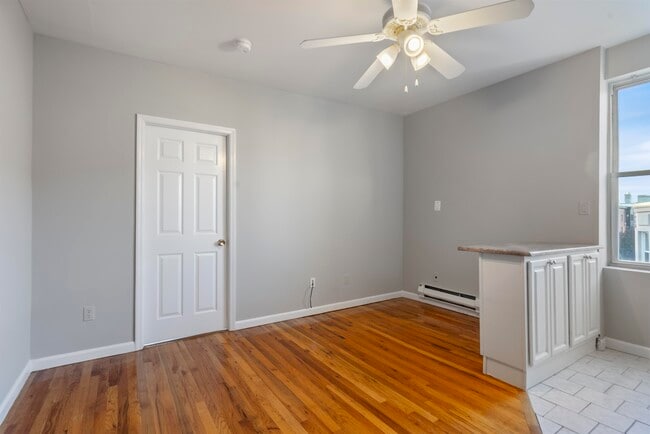 Photo - 734 Adams St Unidad 4d