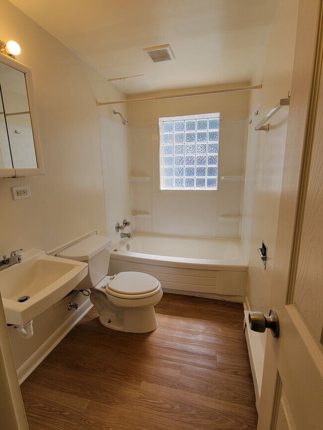 4 Willard St Unit 4 Willard Street B