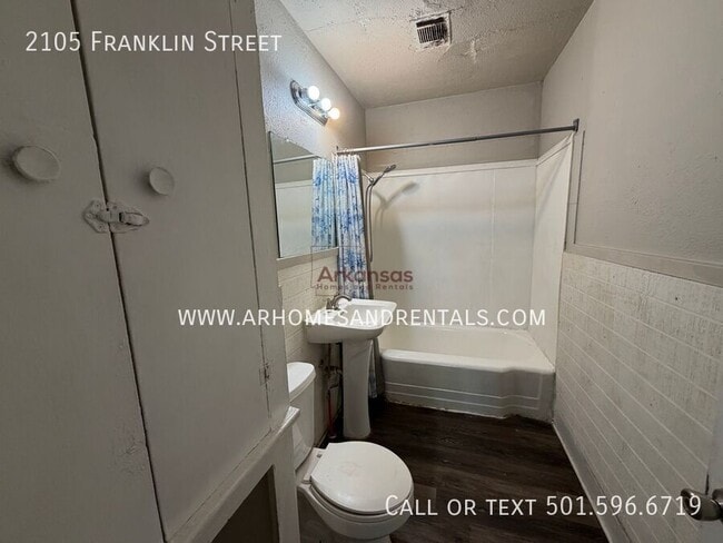 Photo - 2105 Franklin St
