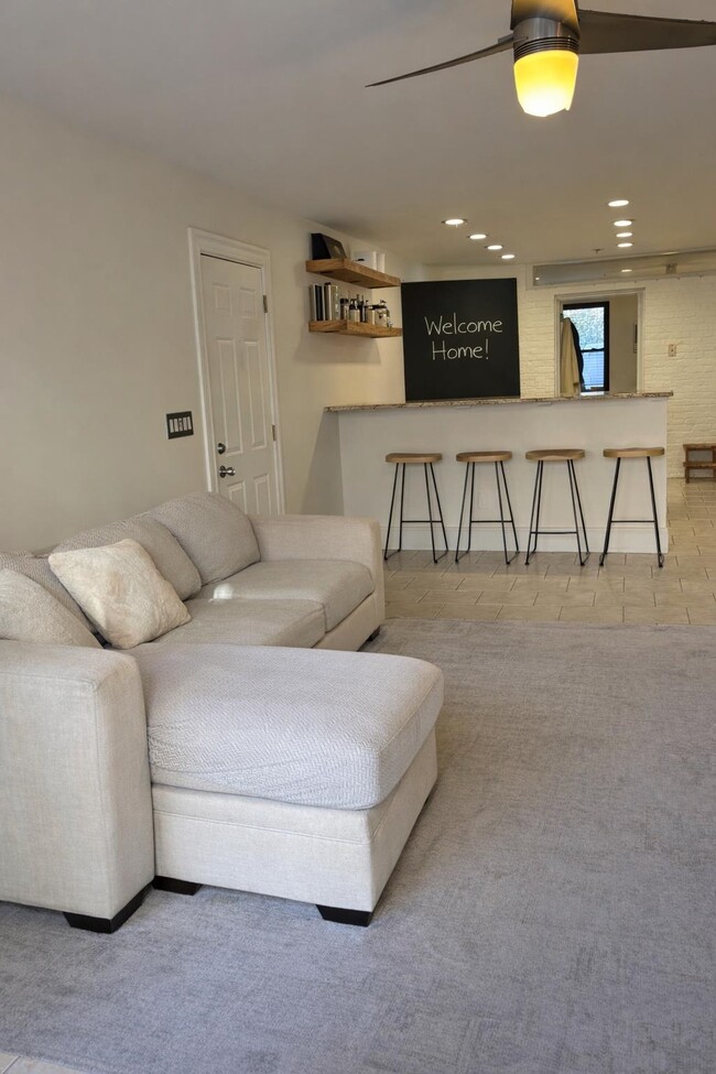 Photo - 204 Warren St Unidad G