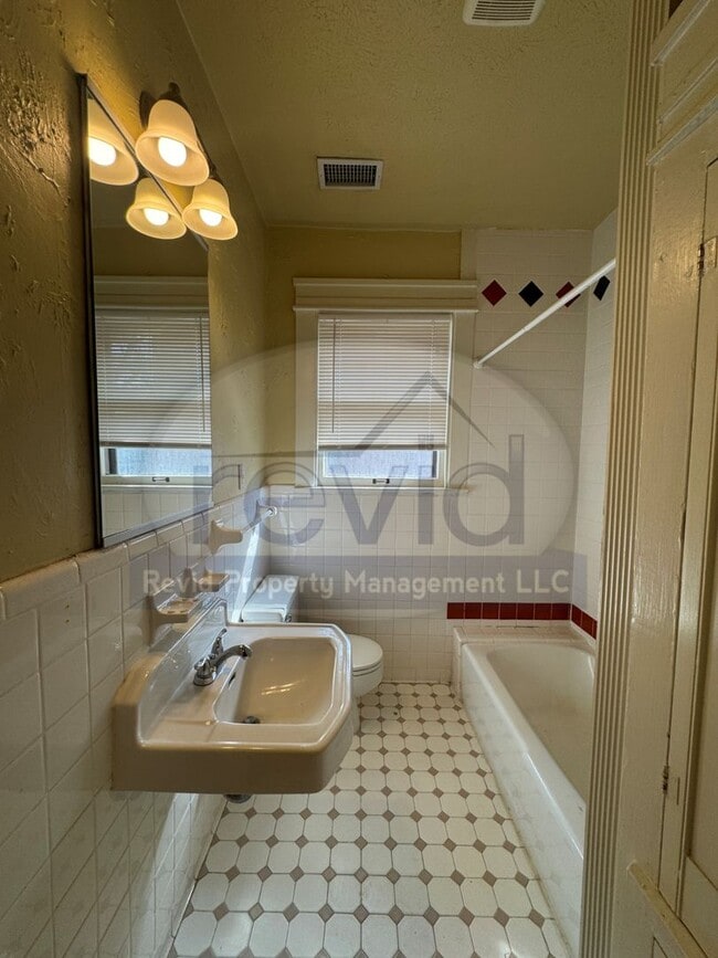 Photo - MALLORY 255 Unit 257