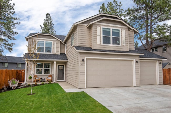 Building Photo - Modern 4-bdr with two Master Suites & Moun... Rental