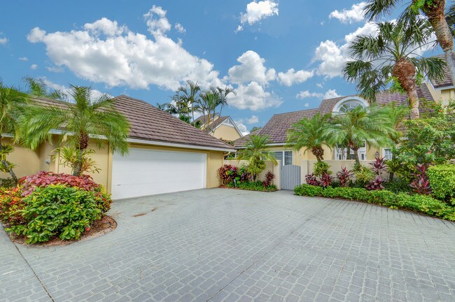 Apartments For Rent In Wellington Fl With Luxury Amenities Photo 2600 Muirfield Court