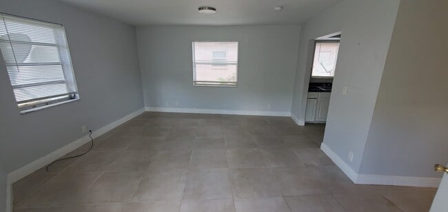 Photo - 921 SW 10th Dr Unit 3