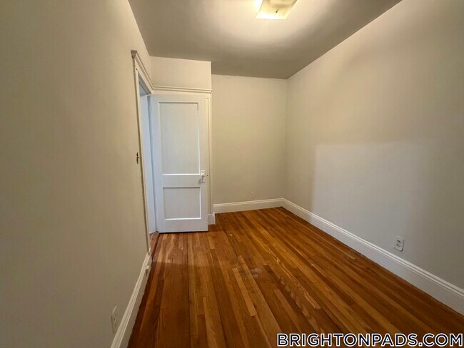 Photo - 288 Chestnut Hill Ave Unidad 7