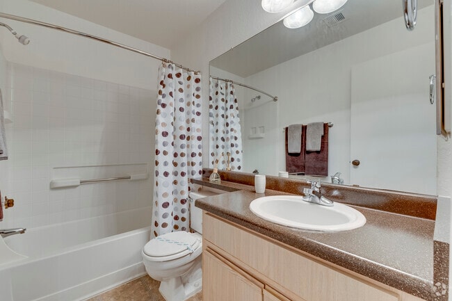 2BR, 2BA - 1,068SF - Bathroom - Hohokam Villas