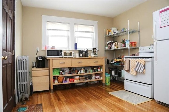 kitchen - 21 Hilltop Ave Unit 1st floor