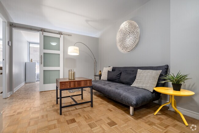 Interior Photo - Le 1444 Mackay