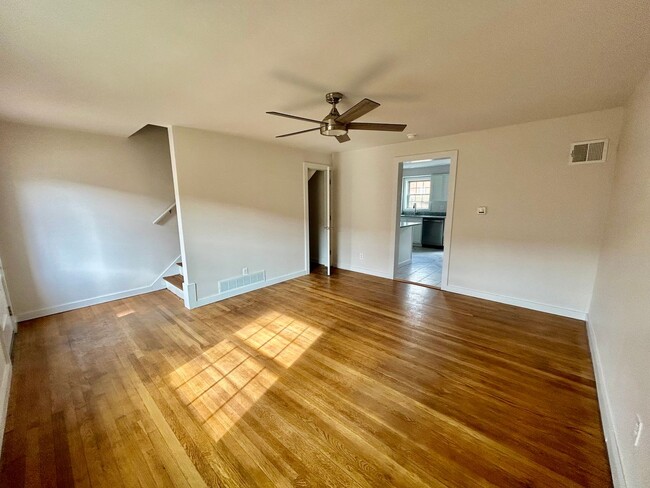 Photo - 2 Bedroom In Meadowthorpe !