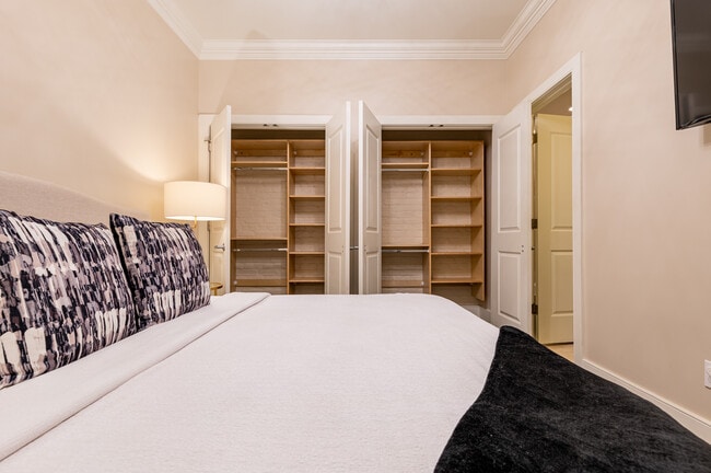 Photo - 220 Decatur St