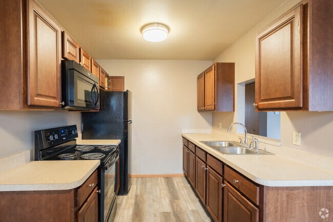 2BR, 1BA - 900SF - Kitchen