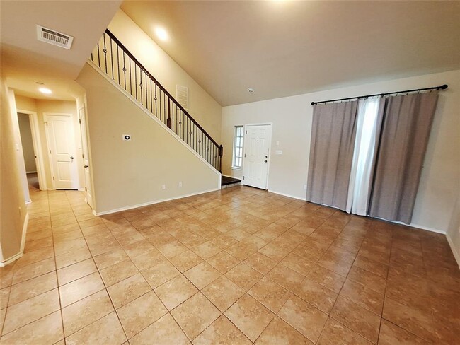 Photo - 220 Westminster Dr