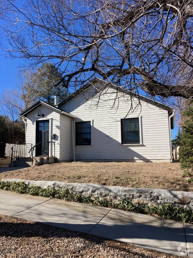 Building Photo - 348 S Mount Vernon Ave Rental