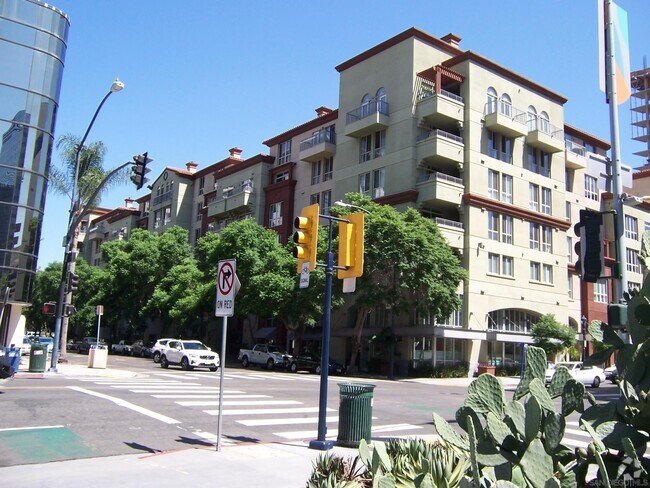 Building Photo - 1501 Front St Unit 646 Rental