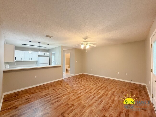 Photo - Stunning 2 Bedroom Townhome Near Eglin AFB & Hurlburt Field!