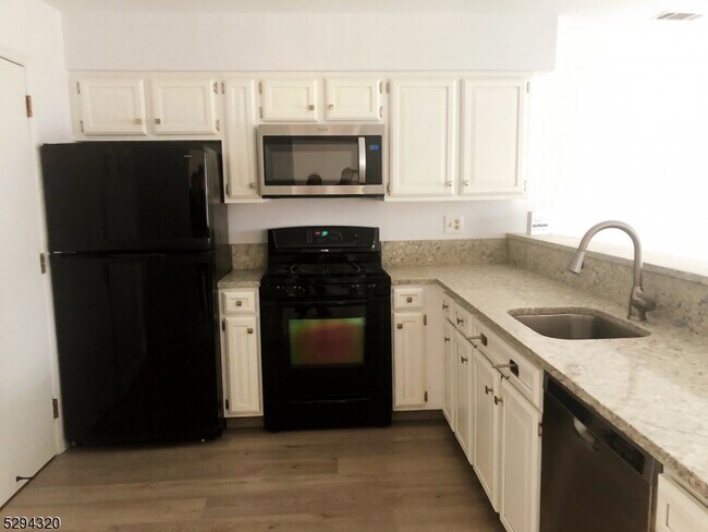 Photo - 170 Becket Pl