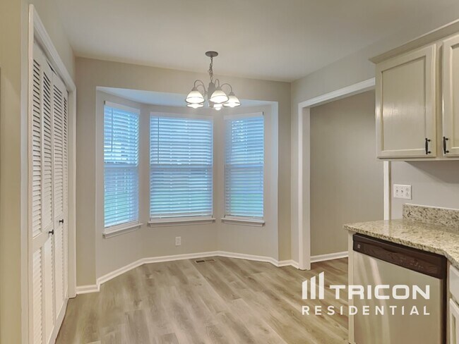 Photo - 832 Aimes Ct