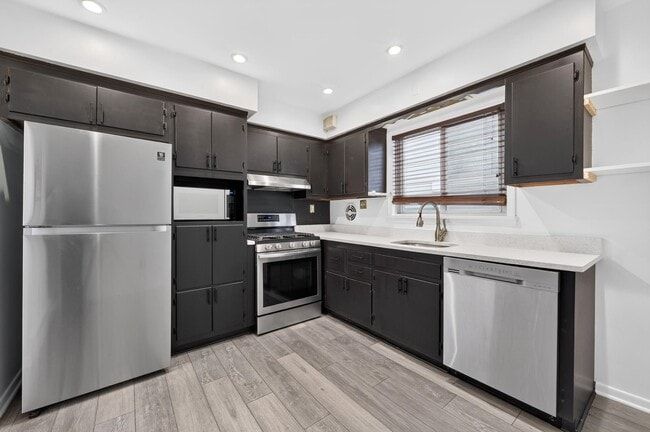 Building Photo - 121 Ogden Ave. Unit 2