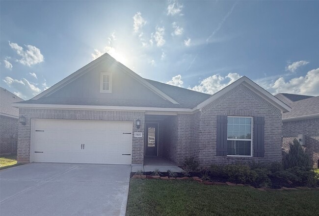 Building Photo - 15683 Honey Cv Dr