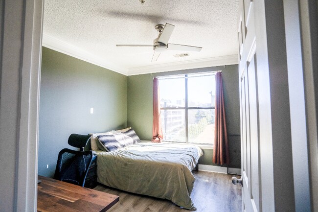 Photo - 401 16th St NW Unidad 1463