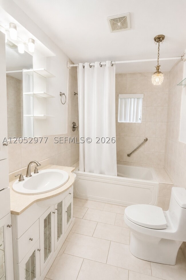 Photo - 765 W 23rd St