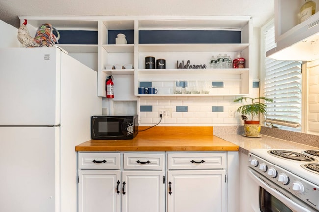 Photo - 2 Newtown Turnpike Unit Apt.