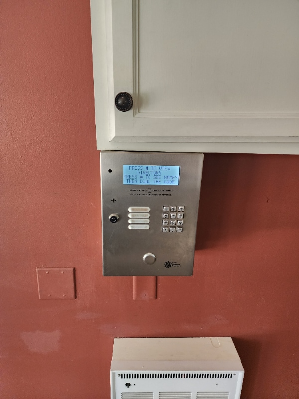 Photo - 1350 Douglas Dr N