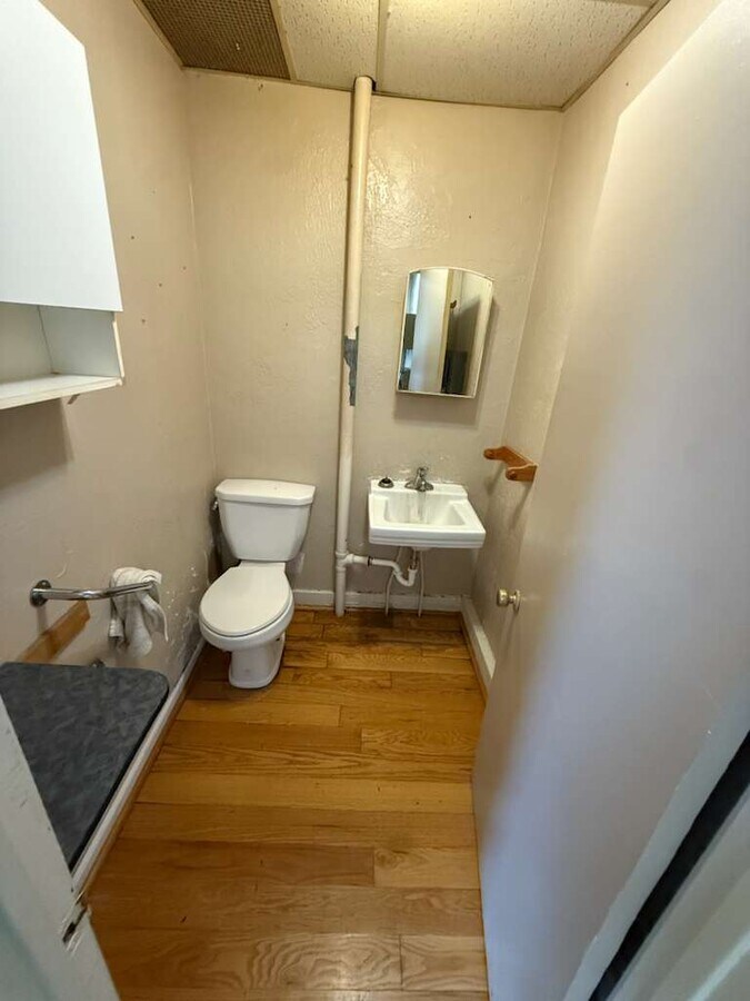 Photo - 2316 Broadway Ave Unit 4