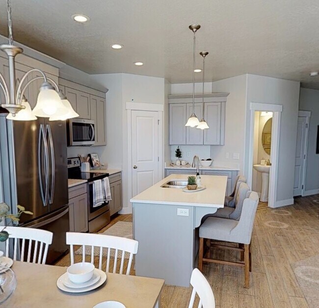 Photo - Luxury Townhome For Rent - Four Bedrooms!!