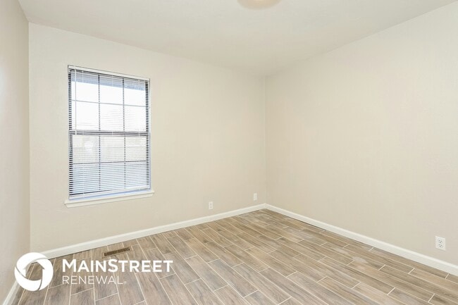 Photo - 2705 Fairfield Dr
